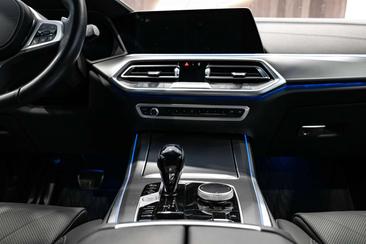 BMW X5 XDrive45e — photo 14