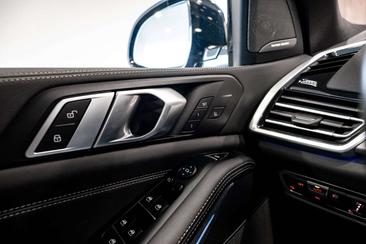 BMW X5 XDrive45e — photo 16