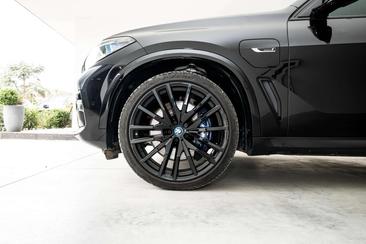 BMW X5 XDrive45e — photo 29