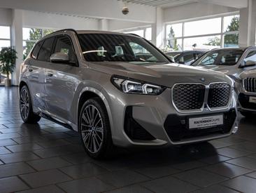 BMW IX1 XDrive30 — photo 3