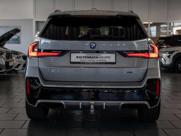 BMW IX1 XDrive30 — photo 5