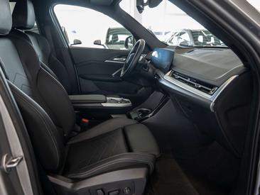 BMW IX1 XDrive30 — photo 7