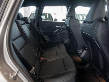 BMW IX1 XDrive30 — photo 8