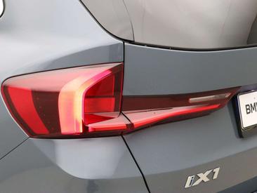 BMW IX1 XDrive30 — photo 10