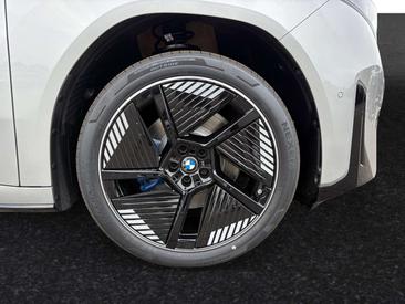 BMW iX3 40 — photo 3