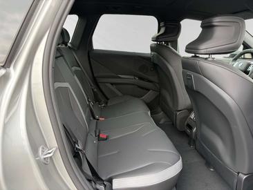 BMW iX3 40 — photo 13