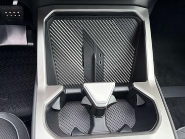 BMW iX3 40 — photo 22