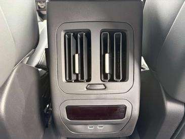 BMW iX3 40 — photo 23
