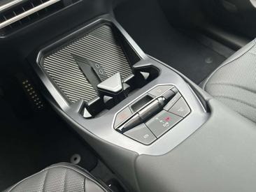 BMW iX3 40 — photo 11