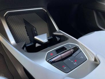 BMW iX3 50 XDrive — photo 8