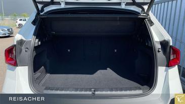 BMW IX1 EDrive20 — photo 10
