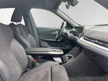 BMW IX1 EDrive20 — photo 7