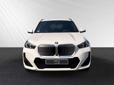 BMW IX1 EDrive20 — photo 5