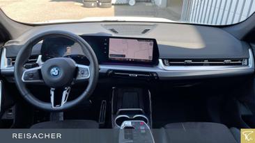 BMW IX1 EDrive20 — photo 6