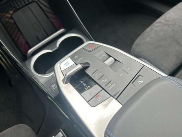 BMW IX1 EDrive20 — photo 11