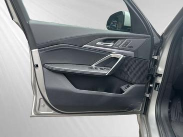 BMW IX1 EDrive20 — photo 15