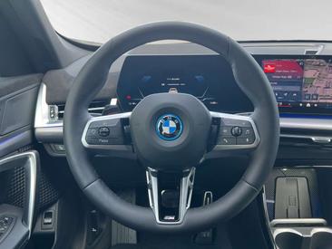 BMW IX1 EDrive20 — photo 10