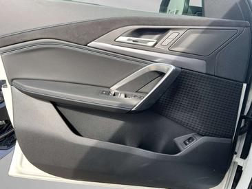 BMW IX1 EDrive20 — photo 15
