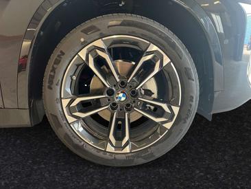 BMW IX1 EDrive20 — photo 3