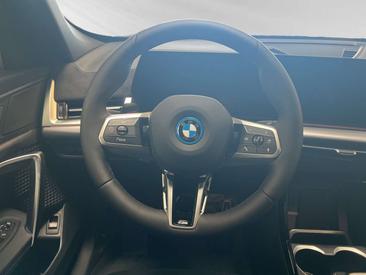 BMW IX1 EDrive20 — photo 10