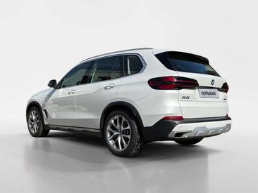 BMW X5 — photo 4
