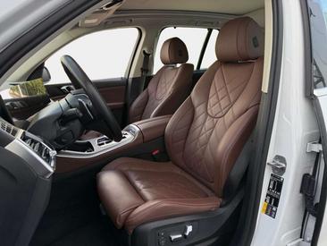 BMW X5 — photo 6