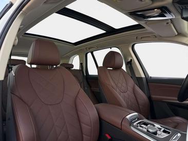 BMW X5 — photo 10