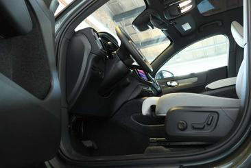 Volvo EC40 Coupé SUV Single Motor Extended Range — photo 8