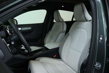 Volvo EC40 Coupé SUV Single Motor Extended Range — photo 9