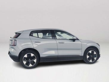 Volvo EX30 Single Motor Extended Range — photo 4