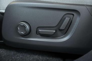 Volvo EC40 Coupé SUV Single Motor Extended Range — photo 20