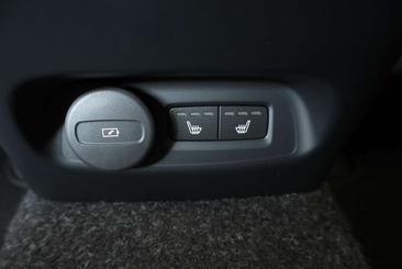 Volvo EC40 Coupé SUV Single Motor Extended Range — photo 21