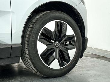 Volvo EX30 Single Motor Extended Range — photo 30
