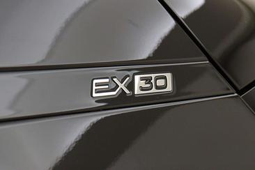 Volvo EX30 Single Motor Extended Range — photo 31