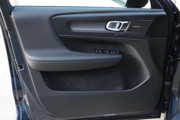 Volvo EC40 Coupé SUV Single Motor Extended Range — photo 13