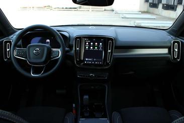 Volvo EC40 Coupé SUV Single Motor Extended Range — photo 20