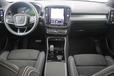 Volvo EC40 Coupé SUV Single Motor Extended Range — photo 16
