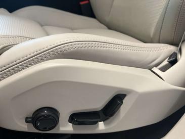 Volvo XC90 B5 AWD — photo 8