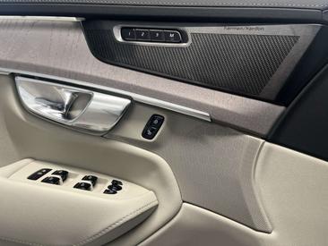 Volvo XC90 B5 AWD — photo 9