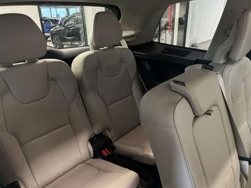Volvo XC90 B5 AWD — photo 12