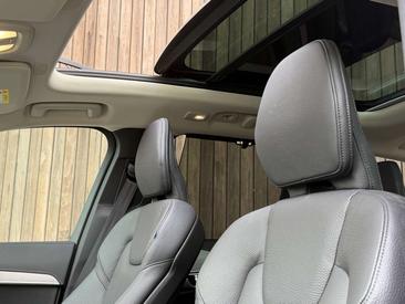 Volvo XC90 T8 Recharge AWD — photo 27