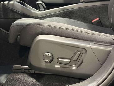 Volvo EX40 Single Motor Extended Range — photo 6