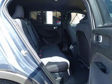 Volvo EX40 Single Motor Extended Range — photo 14