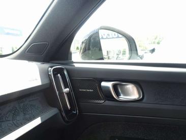 Volvo EX40 Single Motor Extended Range — photo 16
