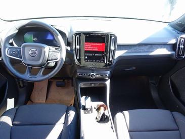 Volvo EX40 Single Motor Extended Range — photo 12