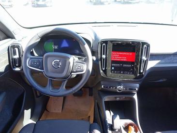 Volvo EX40 Single Motor Extended Range — photo 13