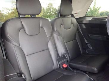 Volvo XC90 D5 AWD — photo 16