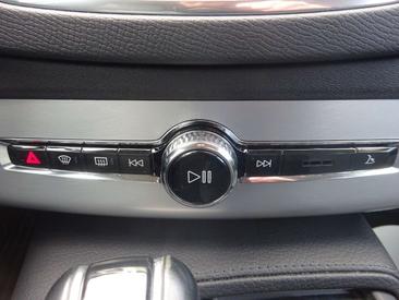 Volvo XC90 D5 AWD — photo 19