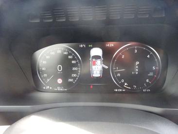 Volvo XC90 D5 AWD — photo 26