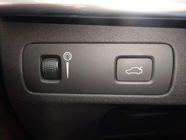 Volvo XC90 D5 AWD — photo 28